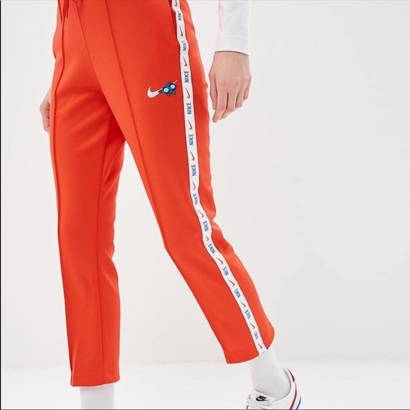 NWT Nike Women’s Sportswear Ultra-Femme Pants - Picture 2 of 8